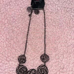 Paparazzi Dark Floral Necklace Set